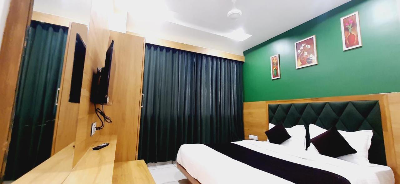 Hotel Suncity 아흐메다바드 외부 사진