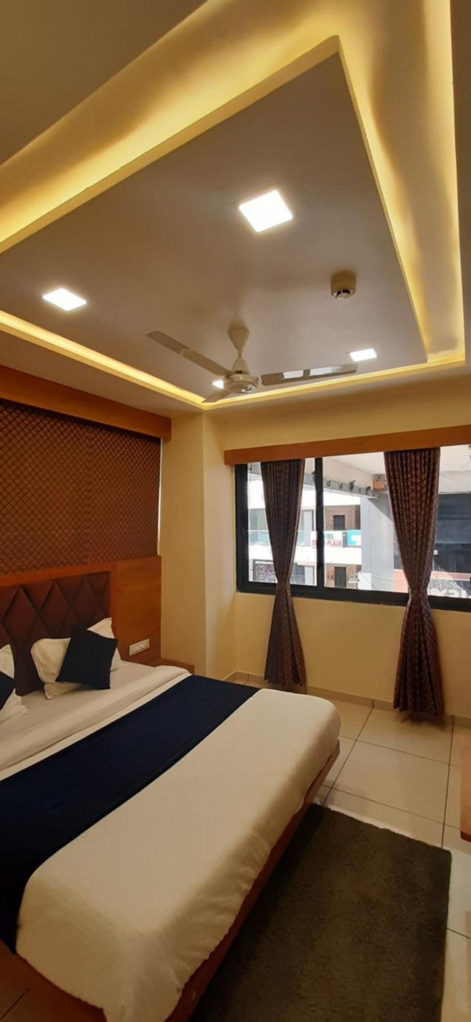Hotel Suncity 아흐메다바드 객실 사진