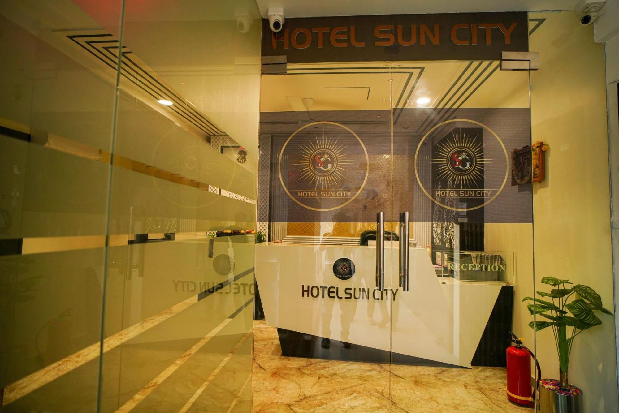 Hotel Suncity 아흐메다바드 외부 사진