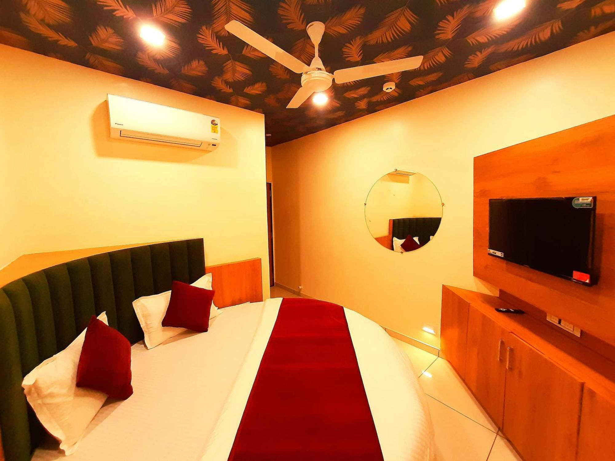 Hotel Suncity 아흐메다바드 외부 사진