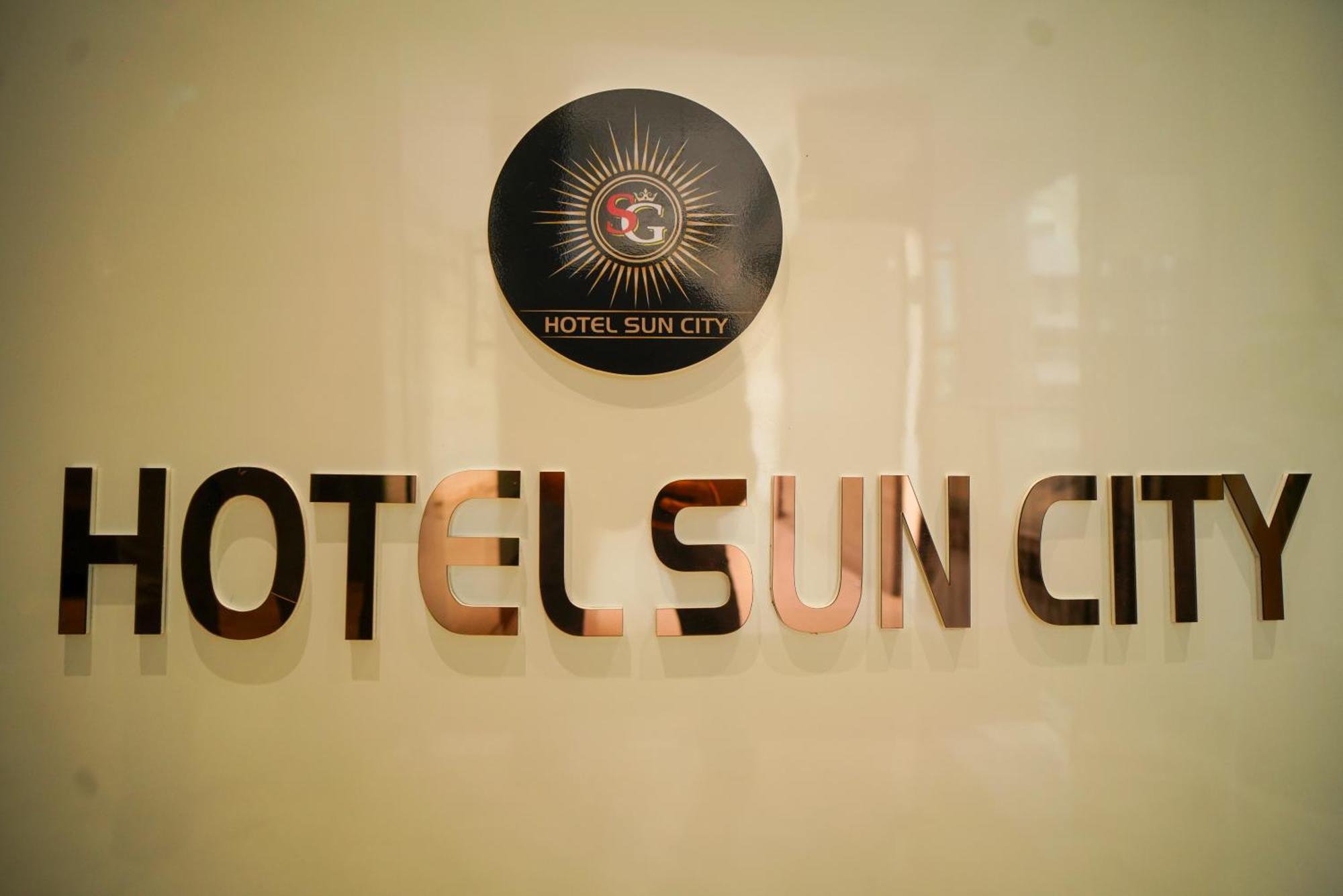 Hotel Suncity 아흐메다바드 외부 사진