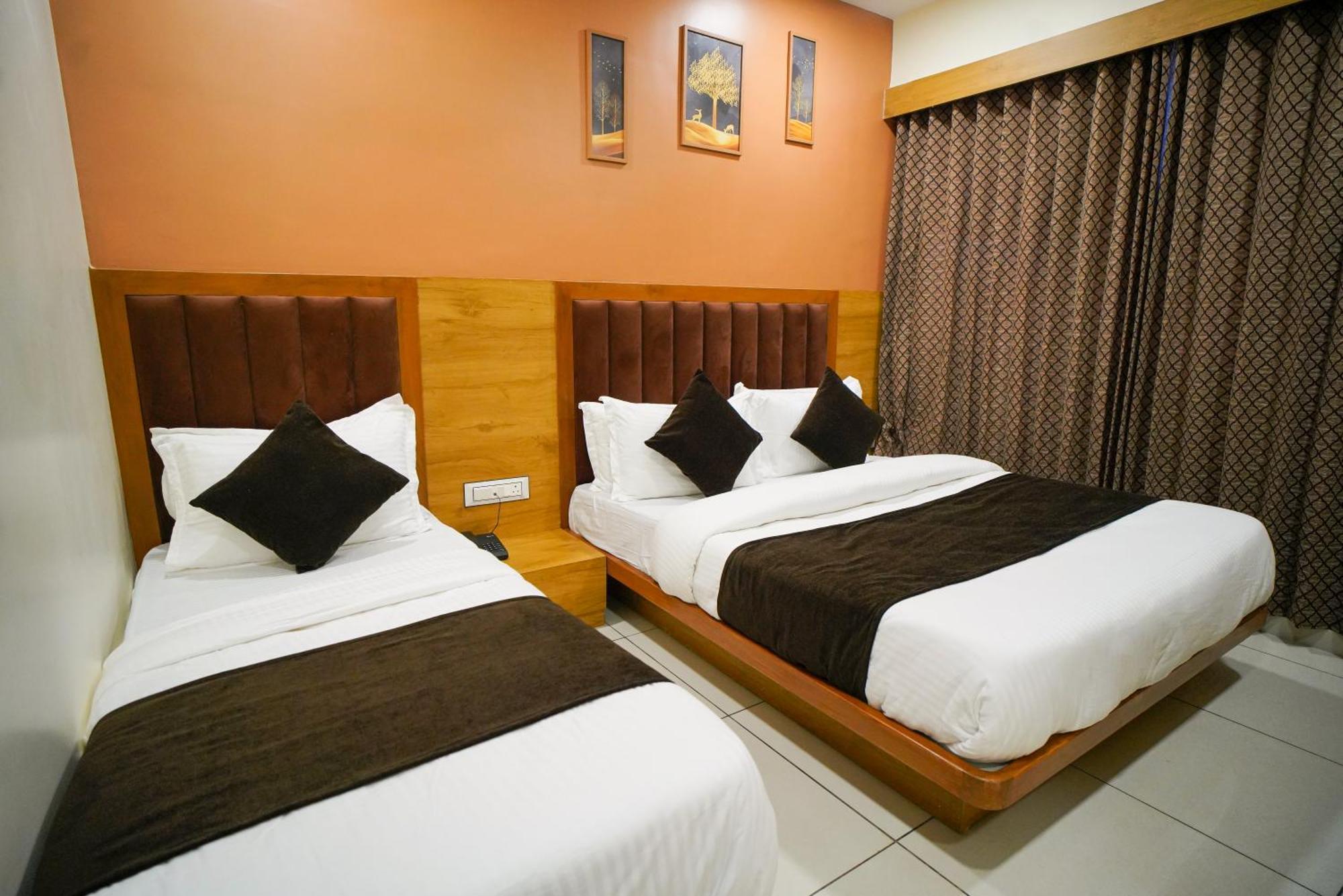 Hotel Suncity 아흐메다바드 외부 사진