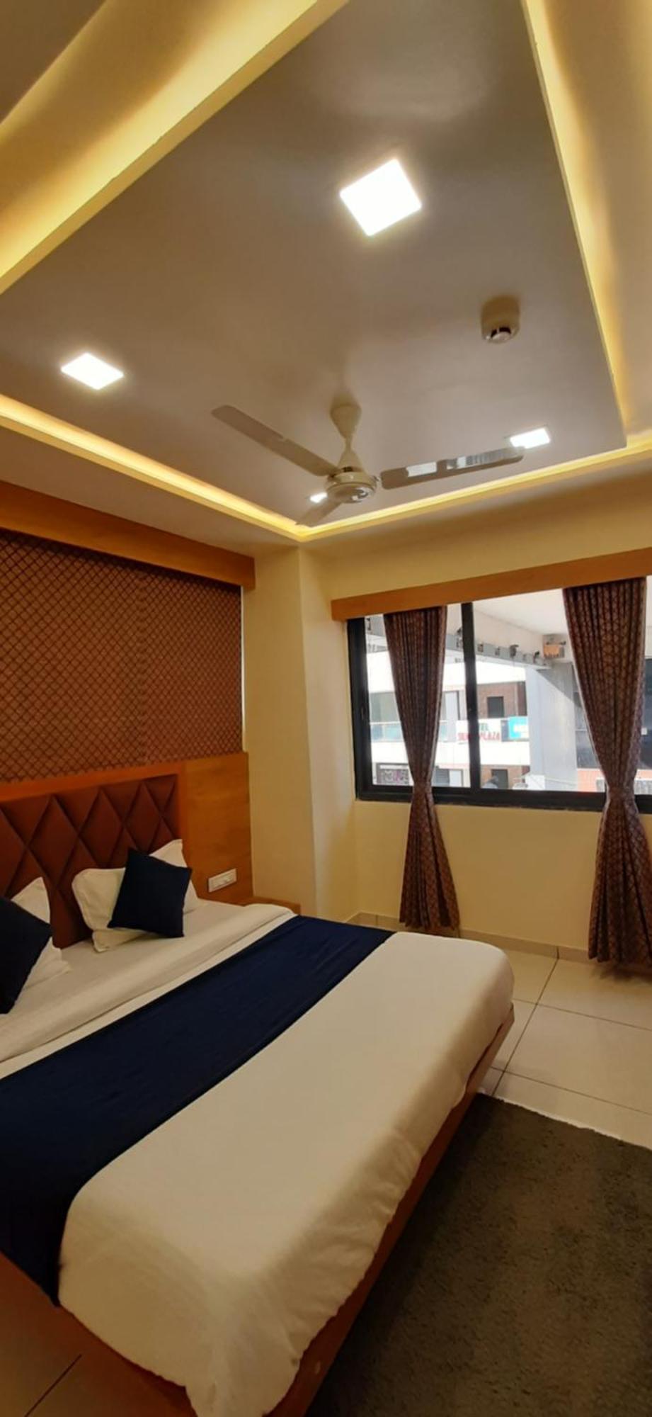 Hotel Suncity 아흐메다바드 객실 사진