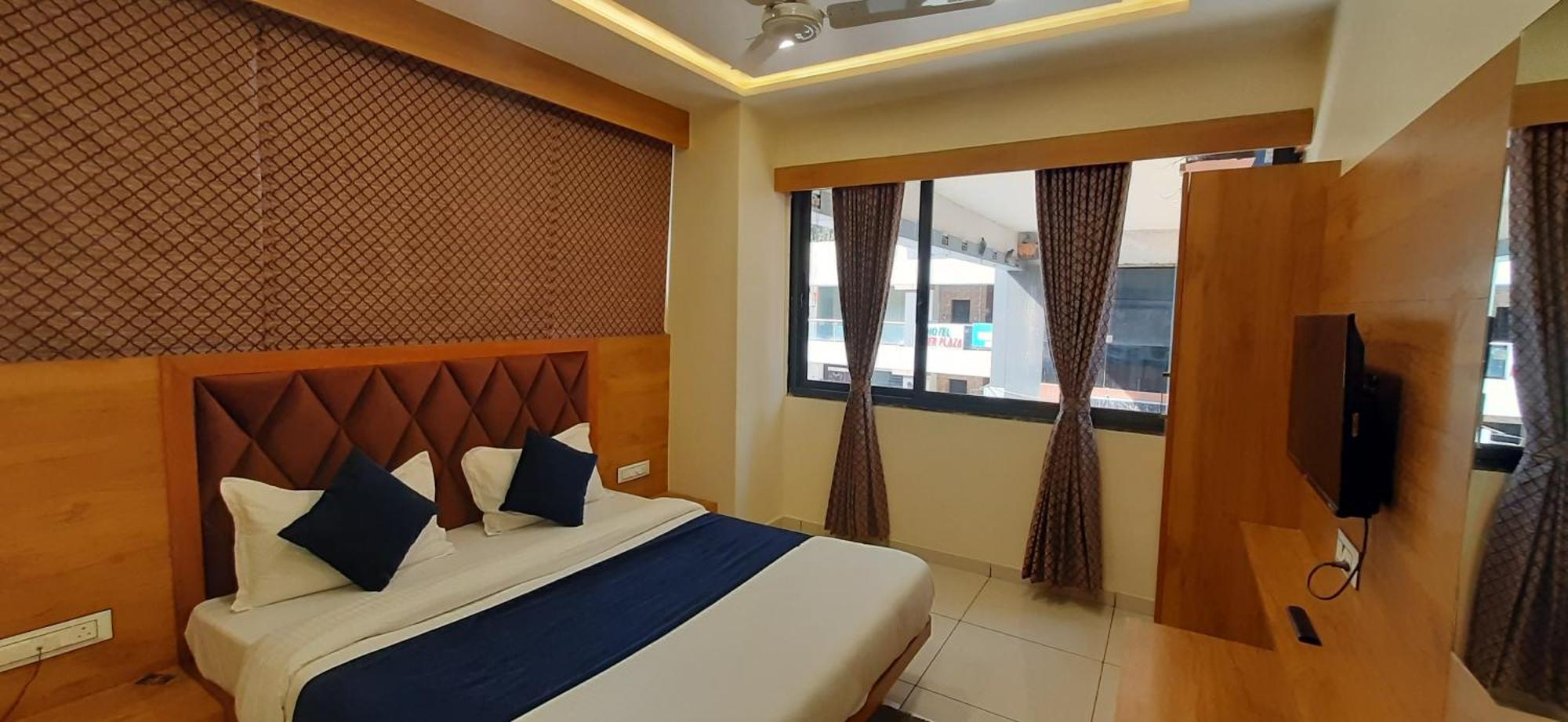 Hotel Suncity 아흐메다바드 객실 사진